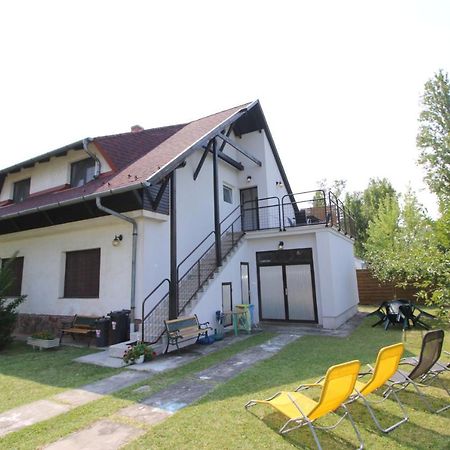 Villa Nefelejcs Zamárdi Exterior foto