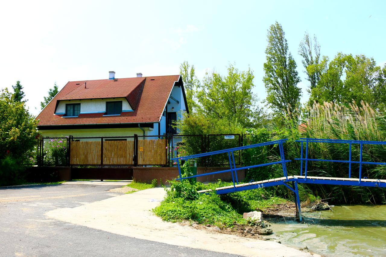 Villa Nefelejcs Zamárdi Exterior foto